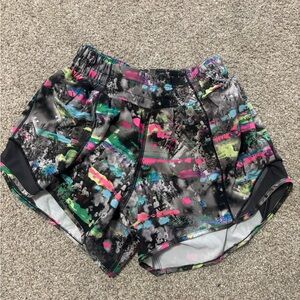 Lululemon Women's Multicolor Shorts 2 ( LR 4”)